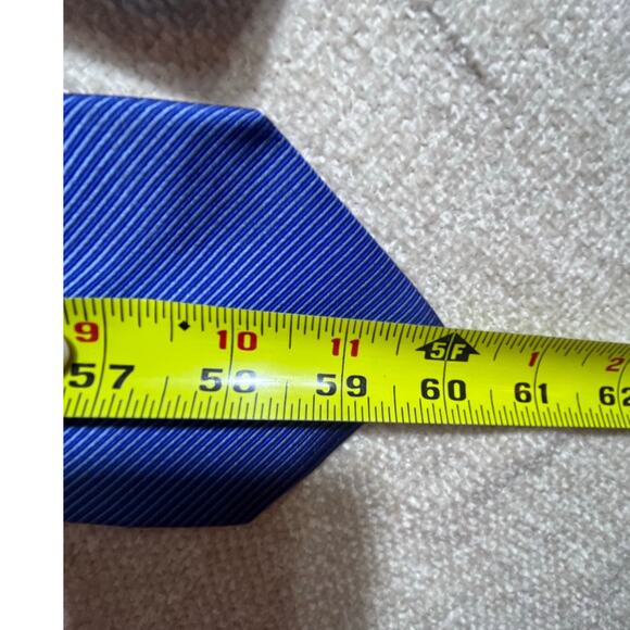 Gucci Men’s Blue Striped 100% Silk Necktie 59″ × 3.75″ Luxury Tie Italian Silk - Picture 7 of 9